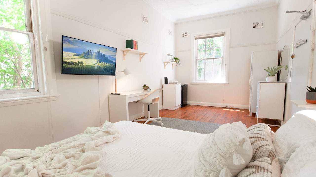 Furnished room in a share house