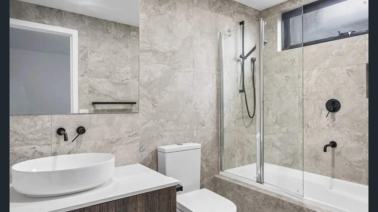 Room with ensuite in a share house