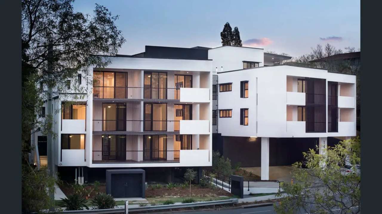 Unfurnished room with ensuite in a flatshare