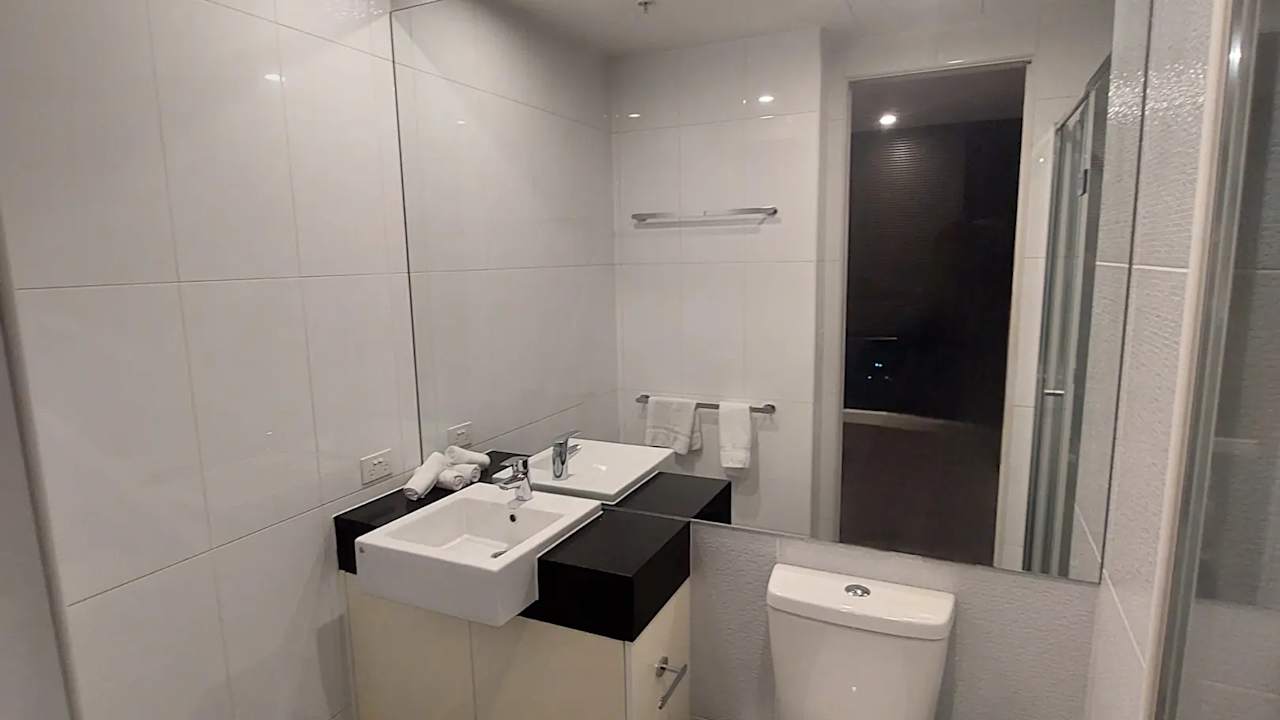 Furnished room with ensuite in a flatshare