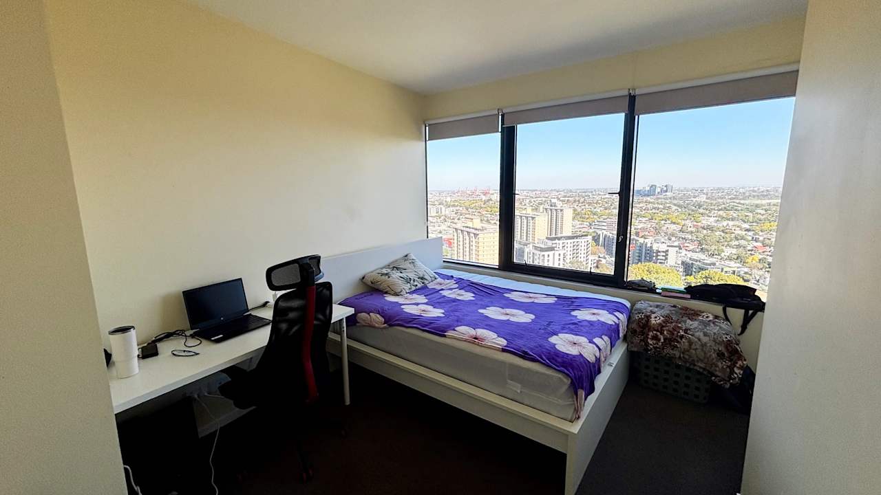 Furnished room in a flatshare