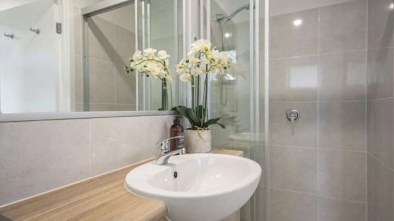 Unfurnished room with own bathroom
