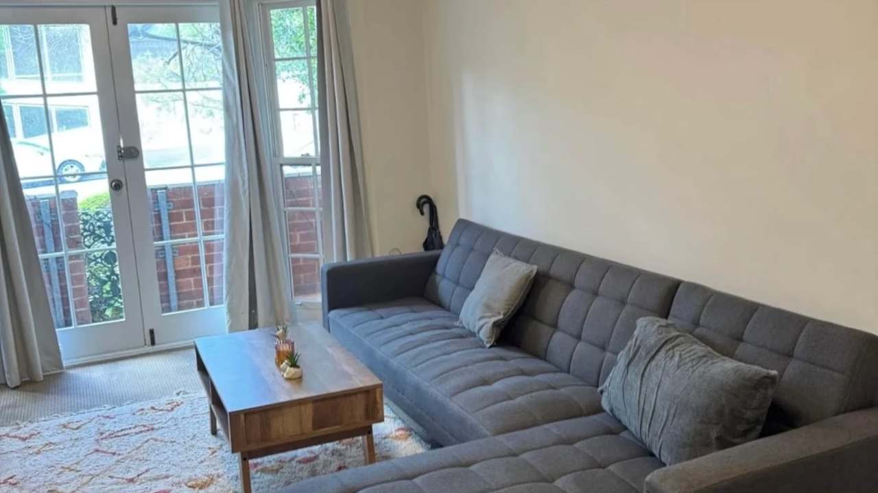 Furnished room in a flatshare