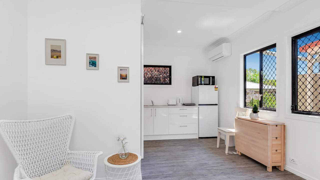 Furnished room studio flat for rent