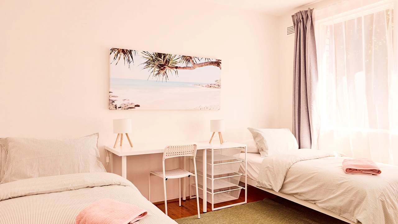 Furnished room in a flatshare