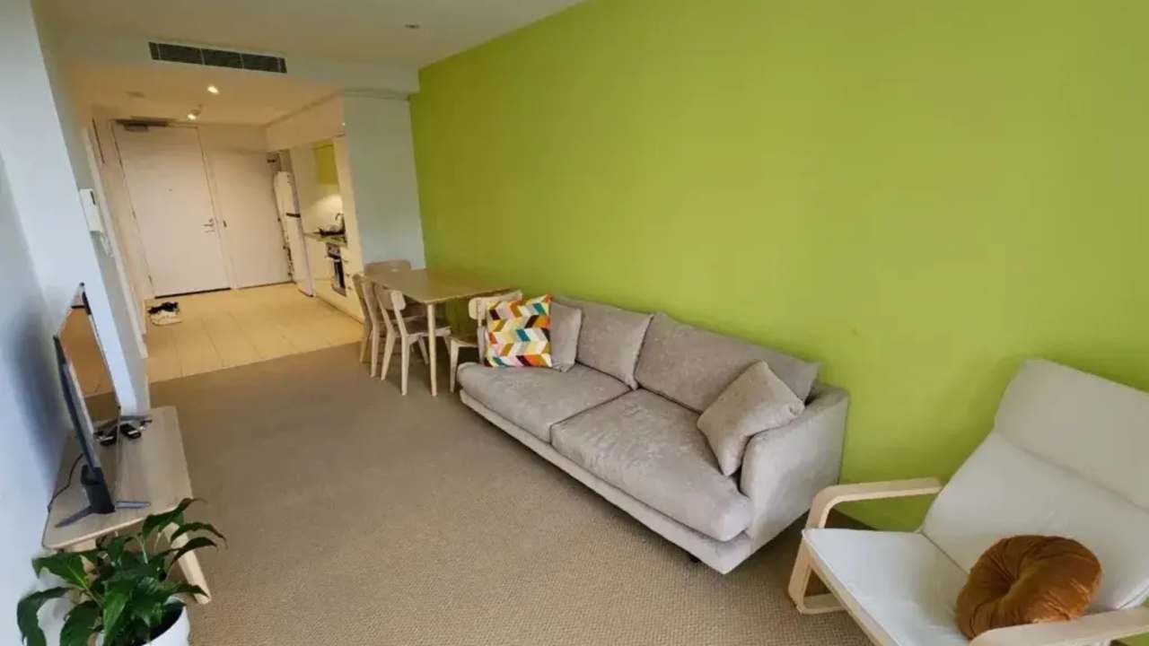Furnished room with ensuite in a flatshare