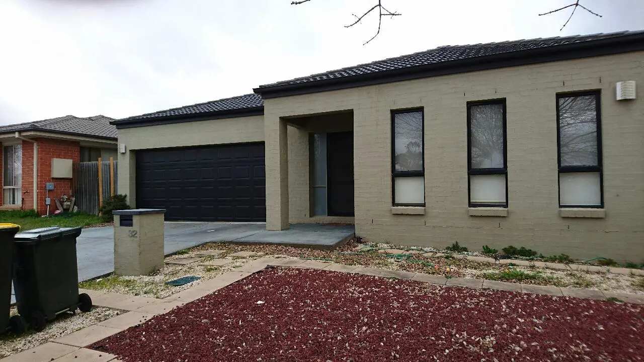 Unfurnished room in a share house