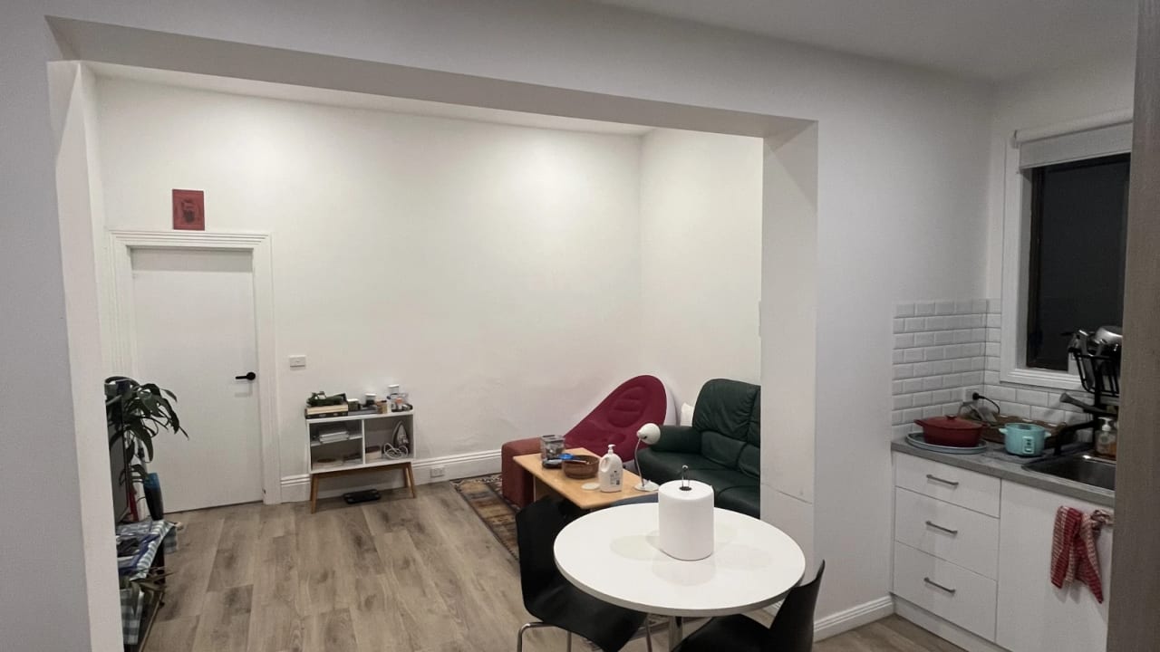Furnished room in a flatshare