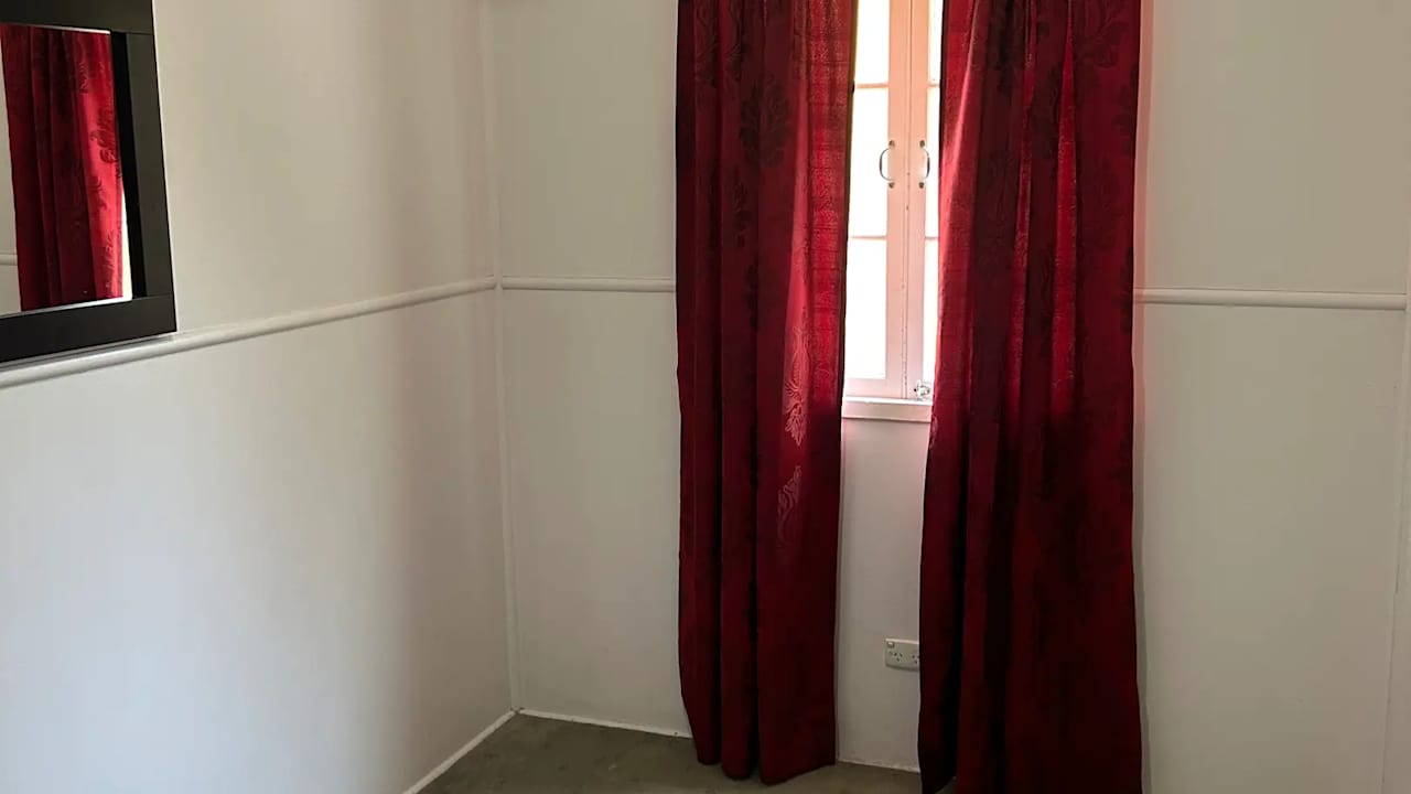 Unfurnished room in a flatshare