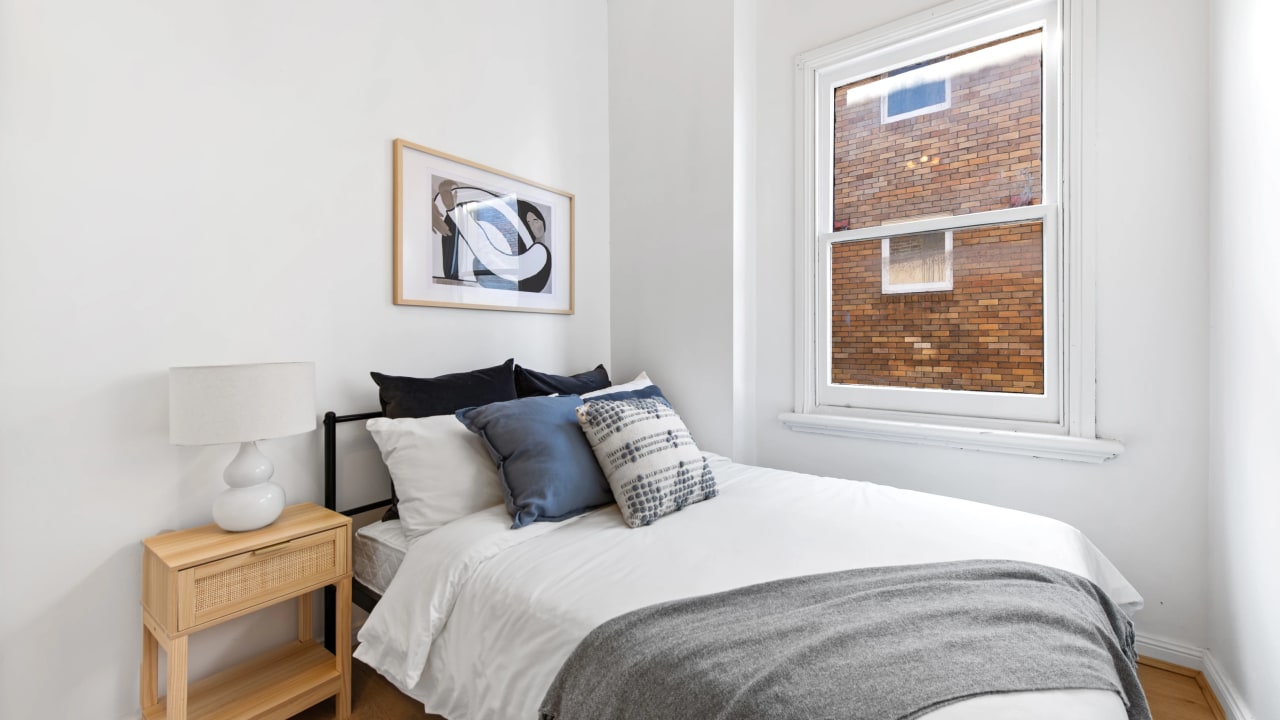 Room in a share house