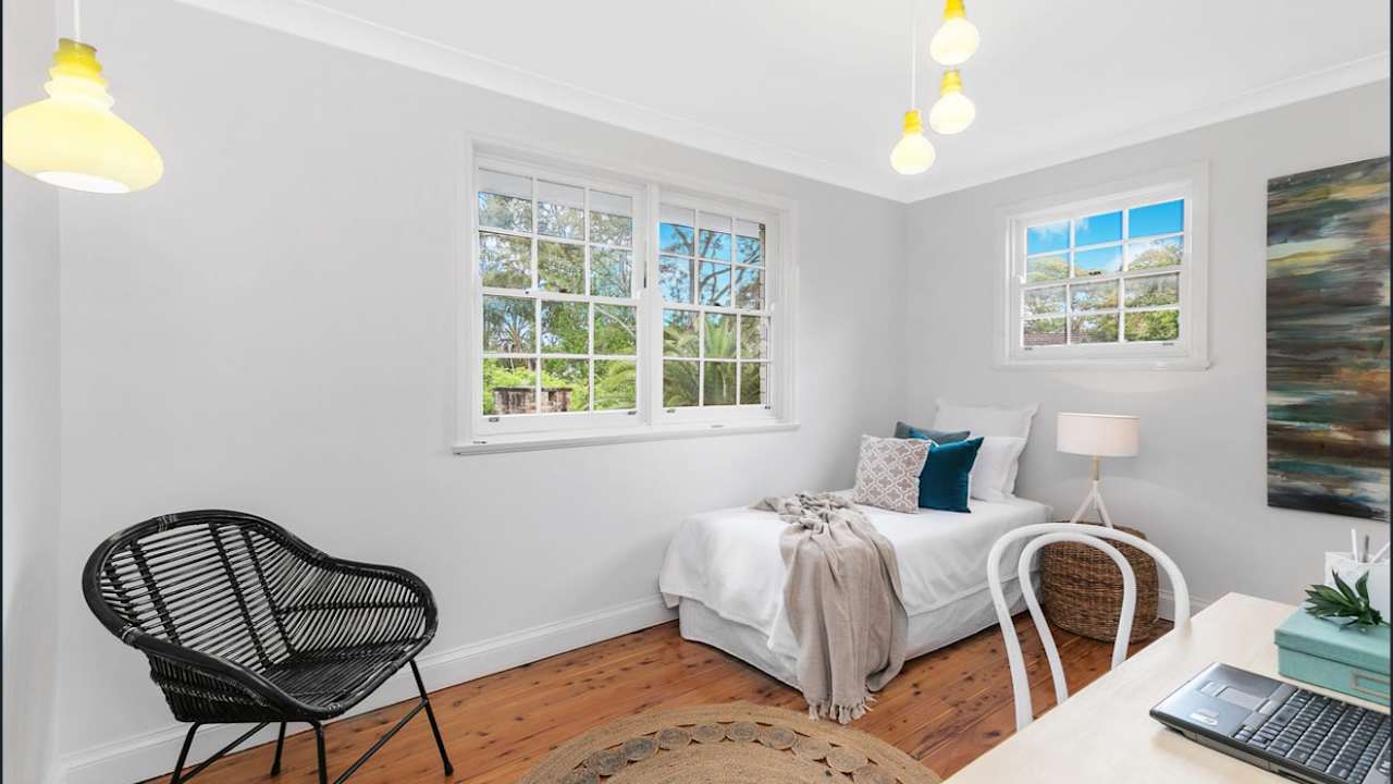 Furnished room in a share house