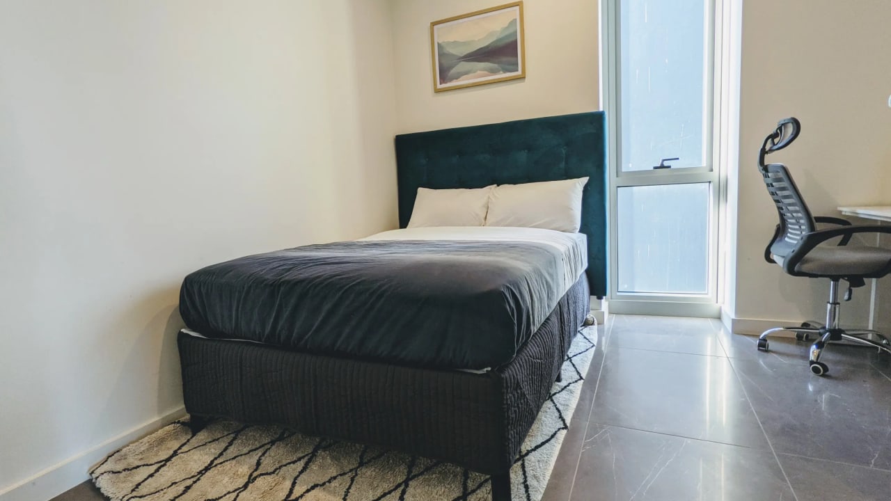 Furnished room in a flatshare