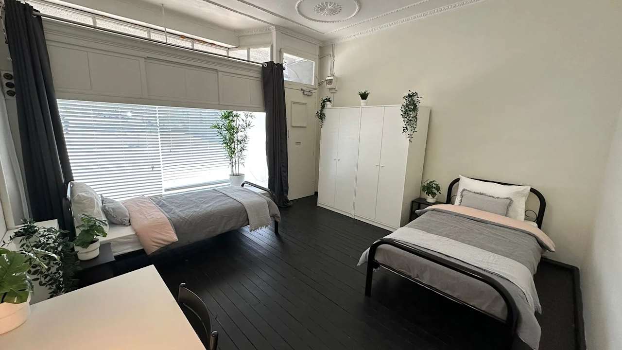 Furnished room in a flatshare