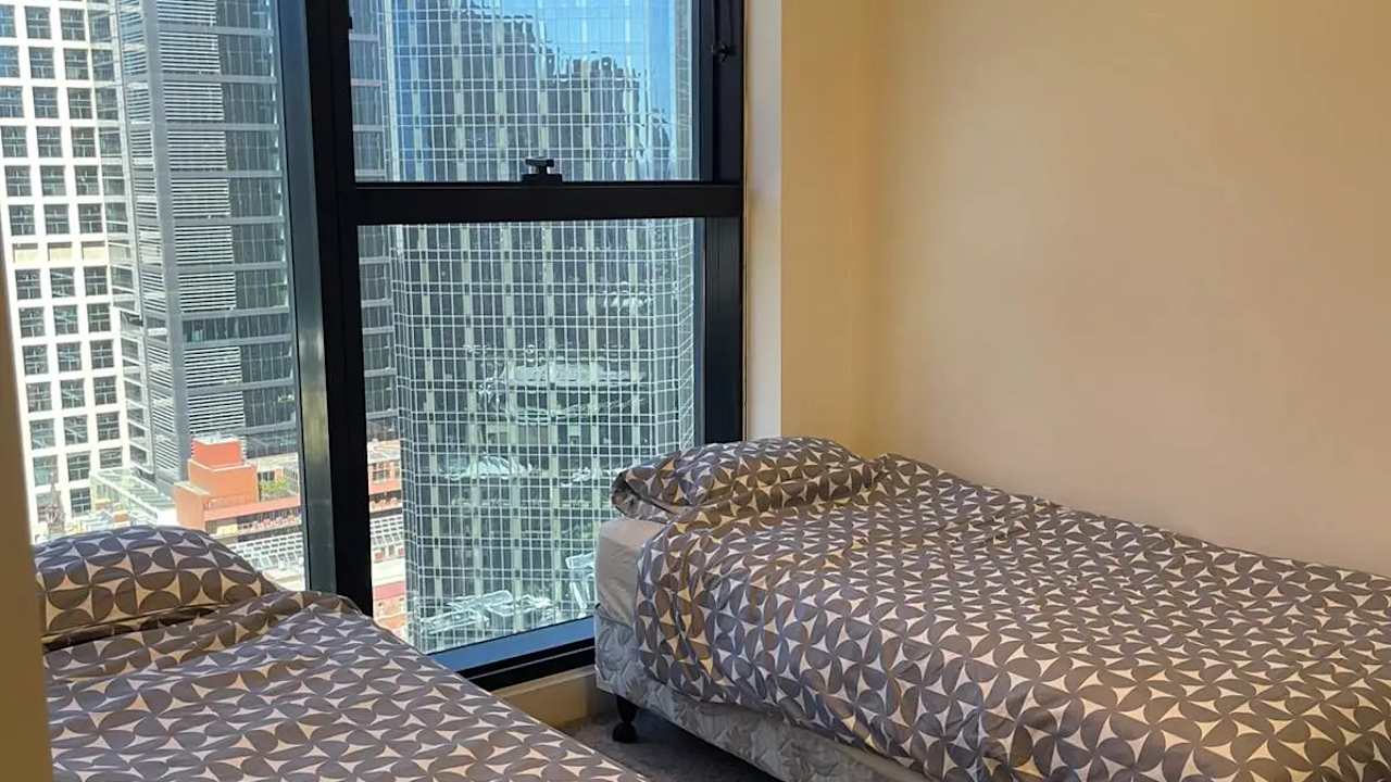 Furnished room with ensuite in a flatshare