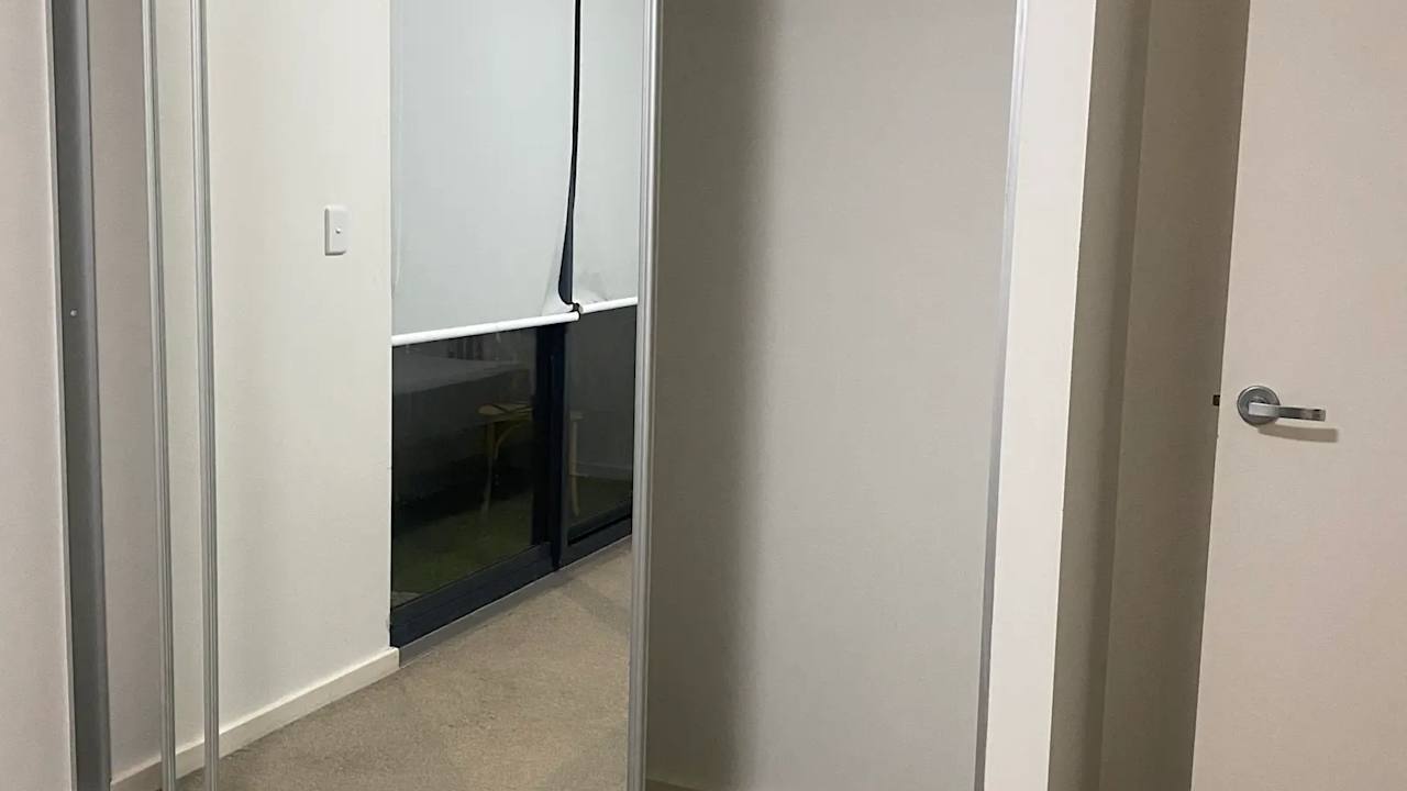 Unfurnished room with ensuite in a flatshare