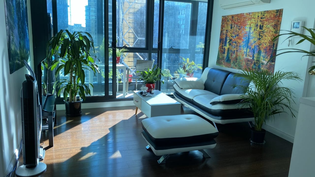 Furnished room in a flatshare