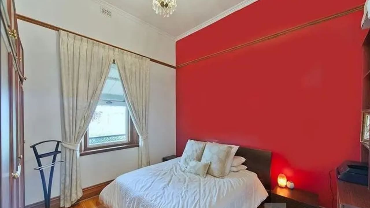 Room in a share house