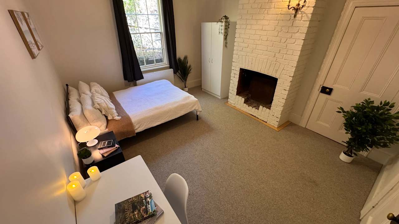 Furnished room in a share house