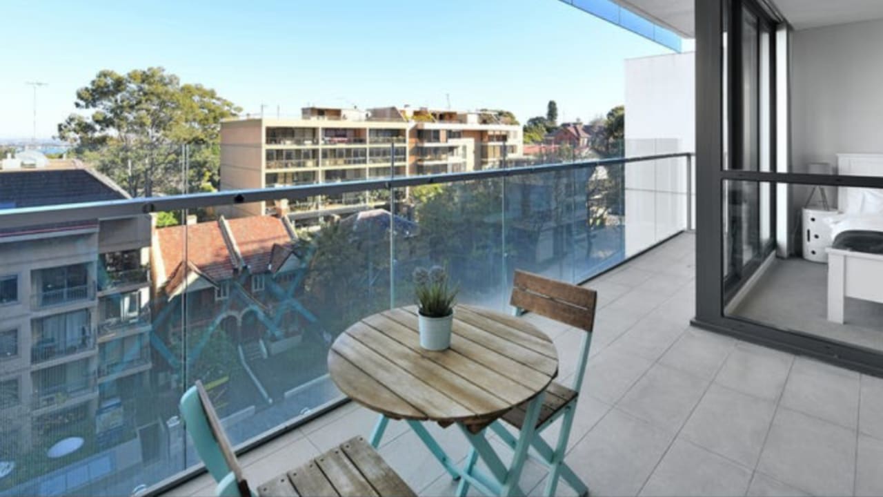 Furnished room in a flatshare