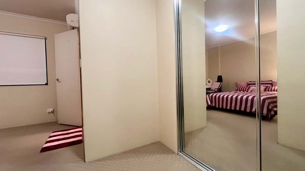 Furnished room with ensuite in a flatshare