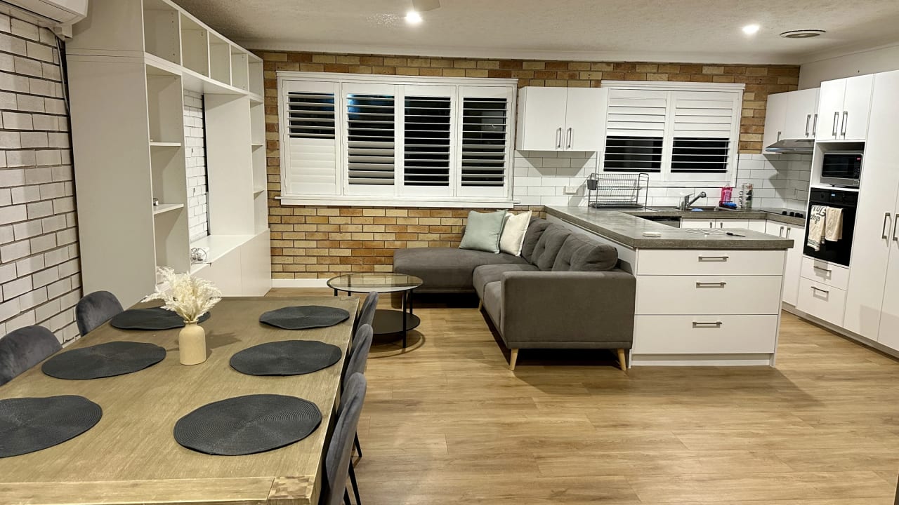 Furnished room in a flatshare