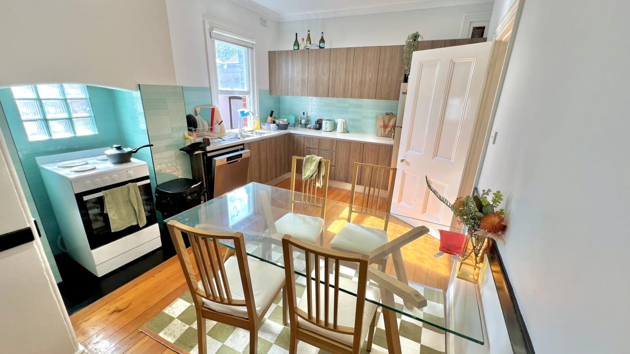 Room in a share house
