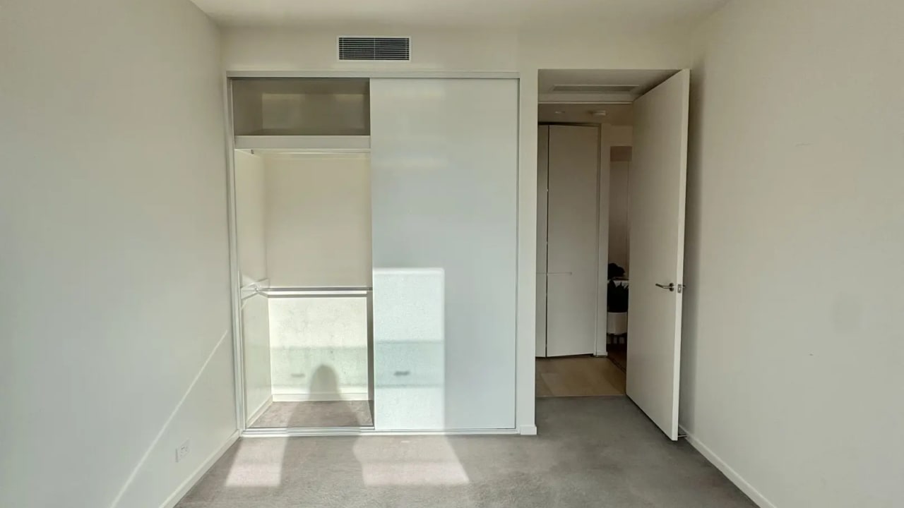 Unfurnished room with own bathroom