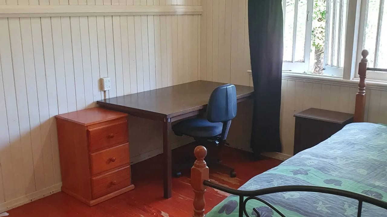 Furnished room in a share house