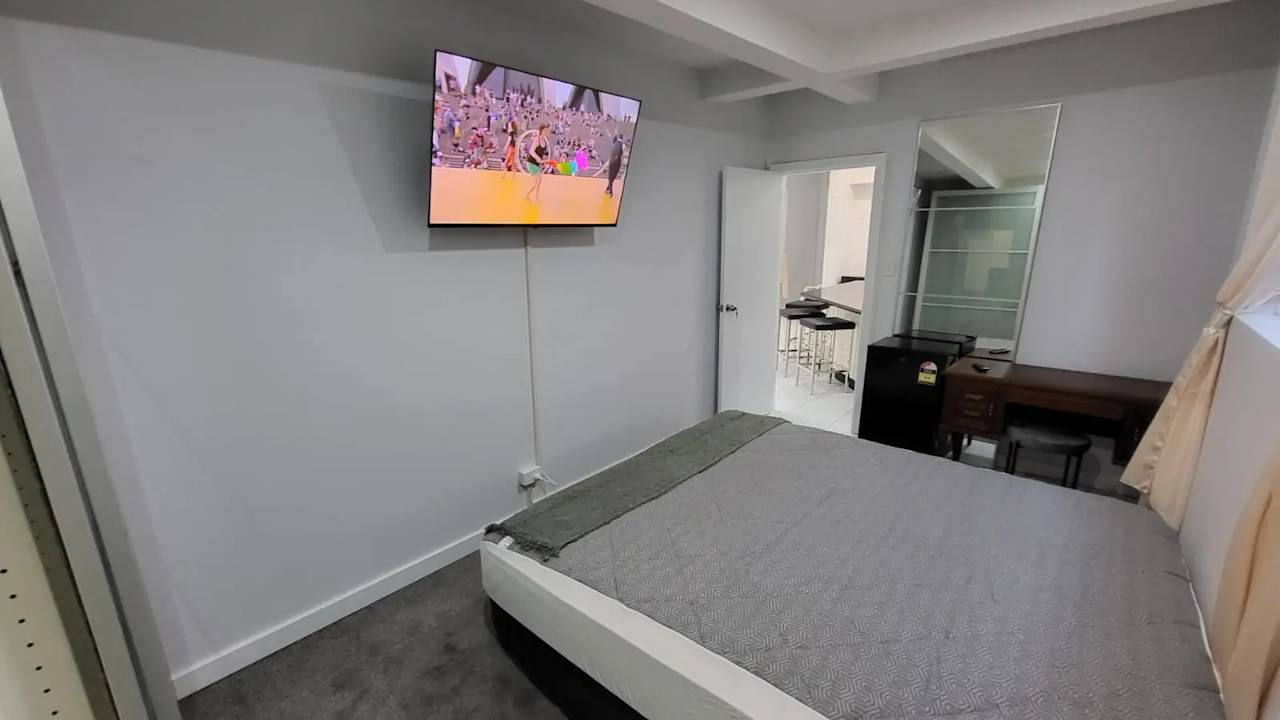 Furnished room in a share house