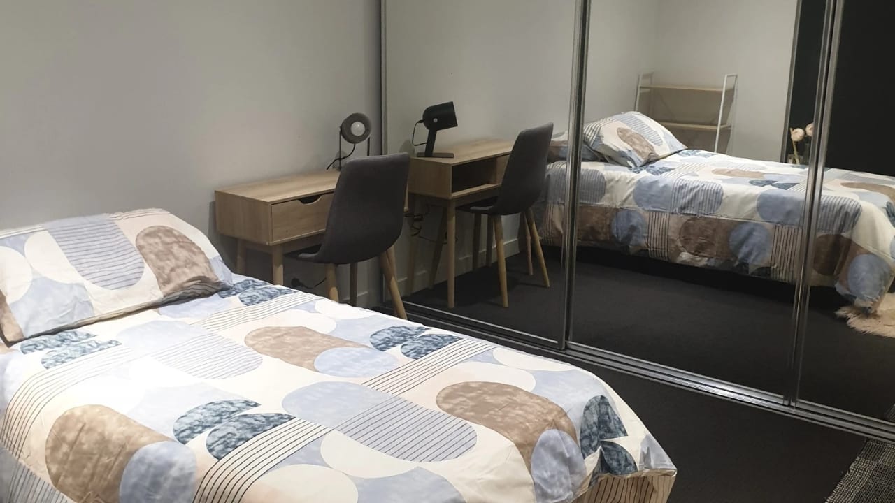 Furnished room in a flatshare