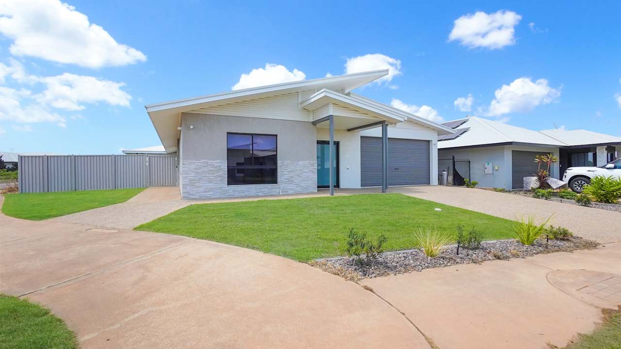 Furnished room with ensuite in a share house