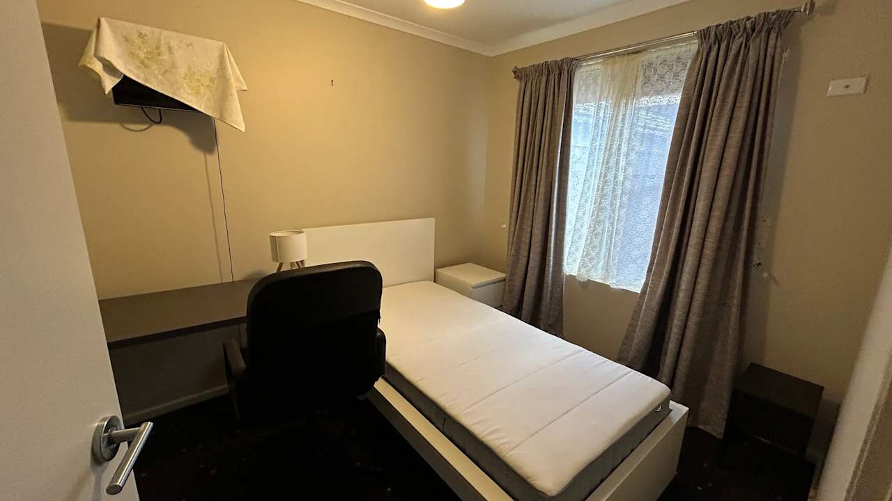 Furnished room with own bathroom