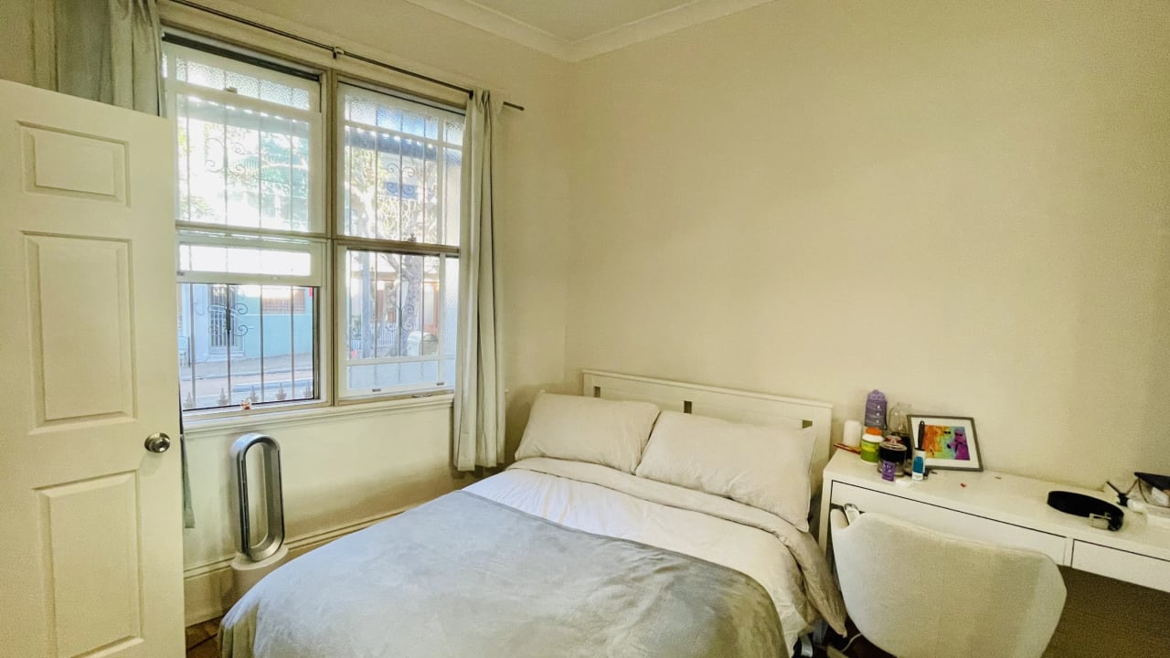 Room in a share house