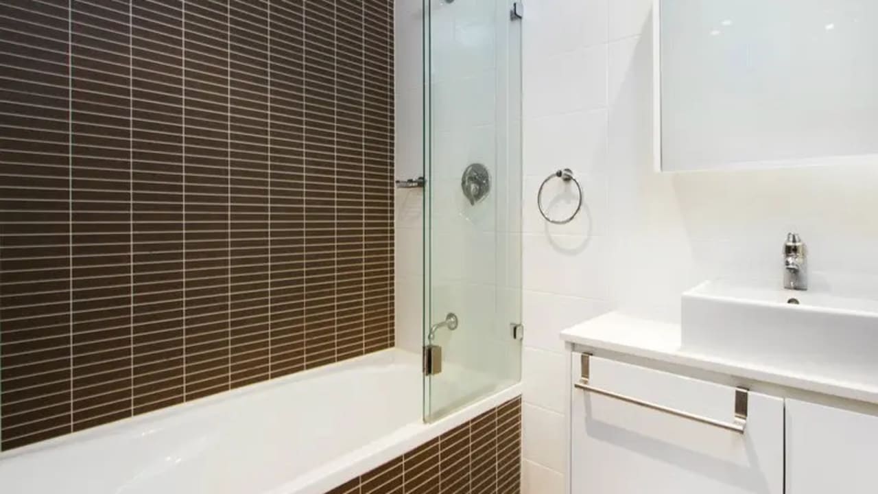 Unfurnished room with own bathroom