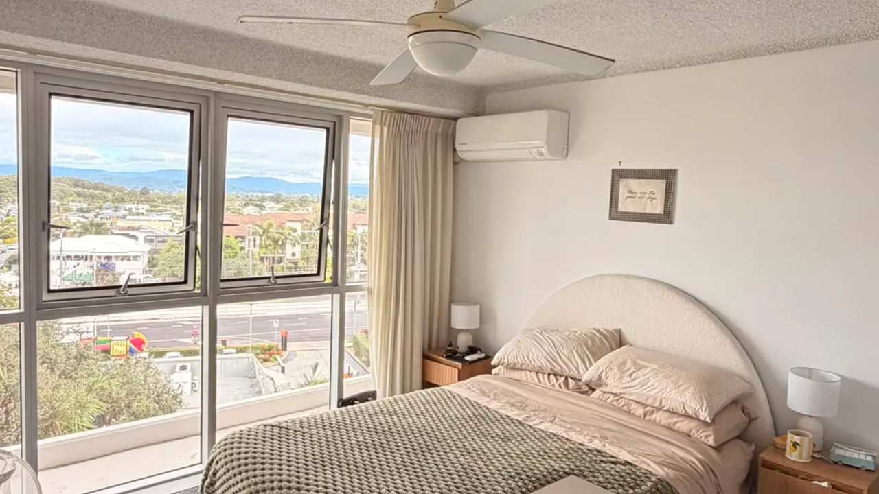 Furnished room with ensuite in a flatshare