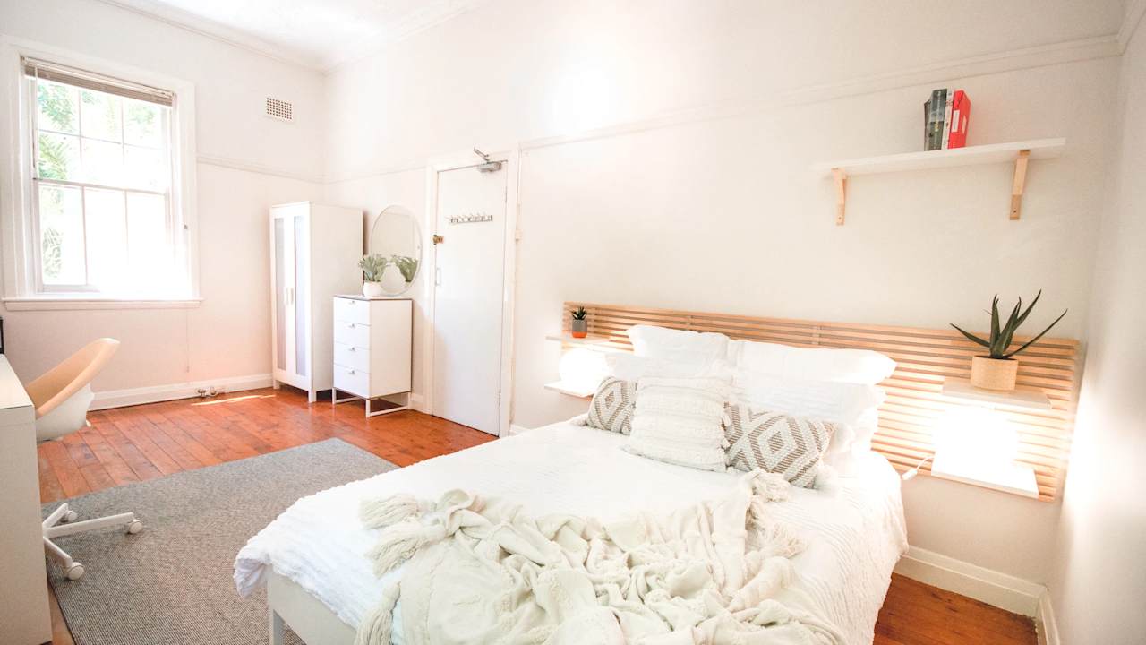 Furnished room in a share house
