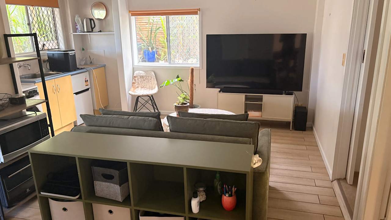 Furnished room with own bathroom