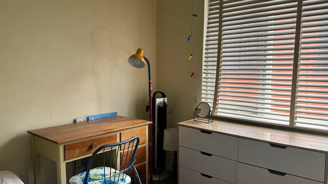 Furnished room in a flatshare