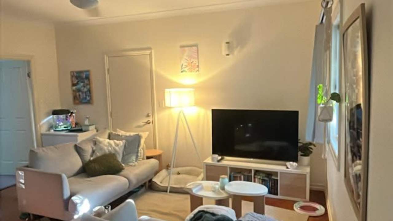 Unfurnished room in a flatshare