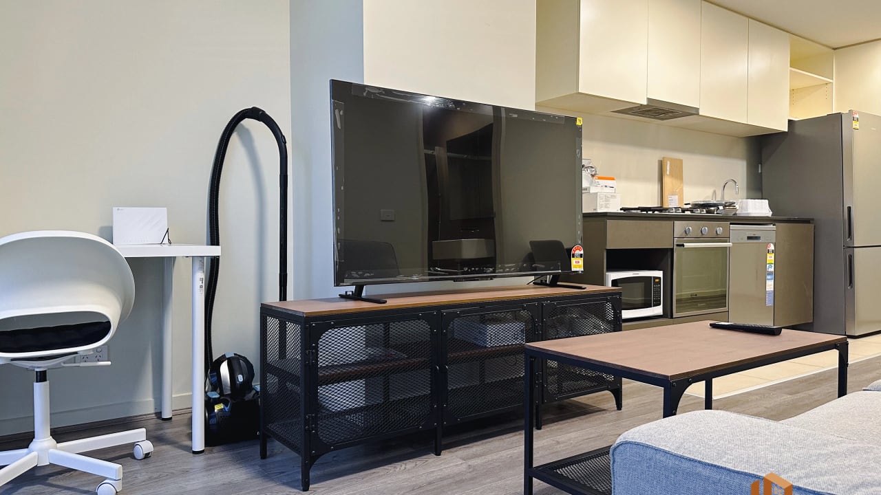 Furnished room in a flatshare
