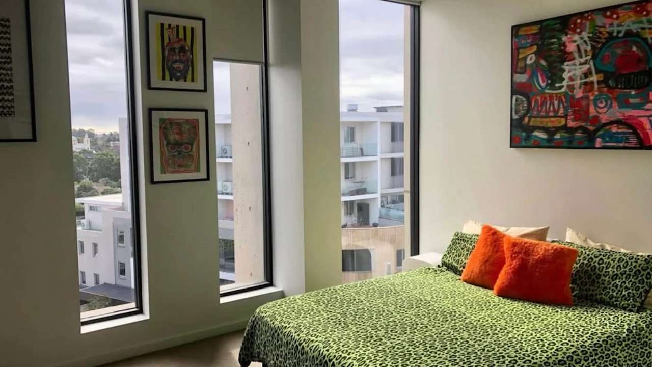 Furnished room with ensuite in a flatshare