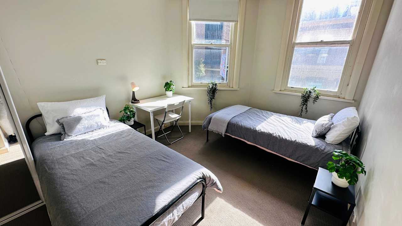 Furnished room in a flatshare
