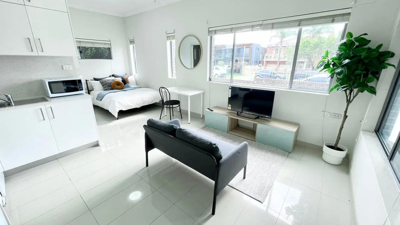 Room studio flat for rent