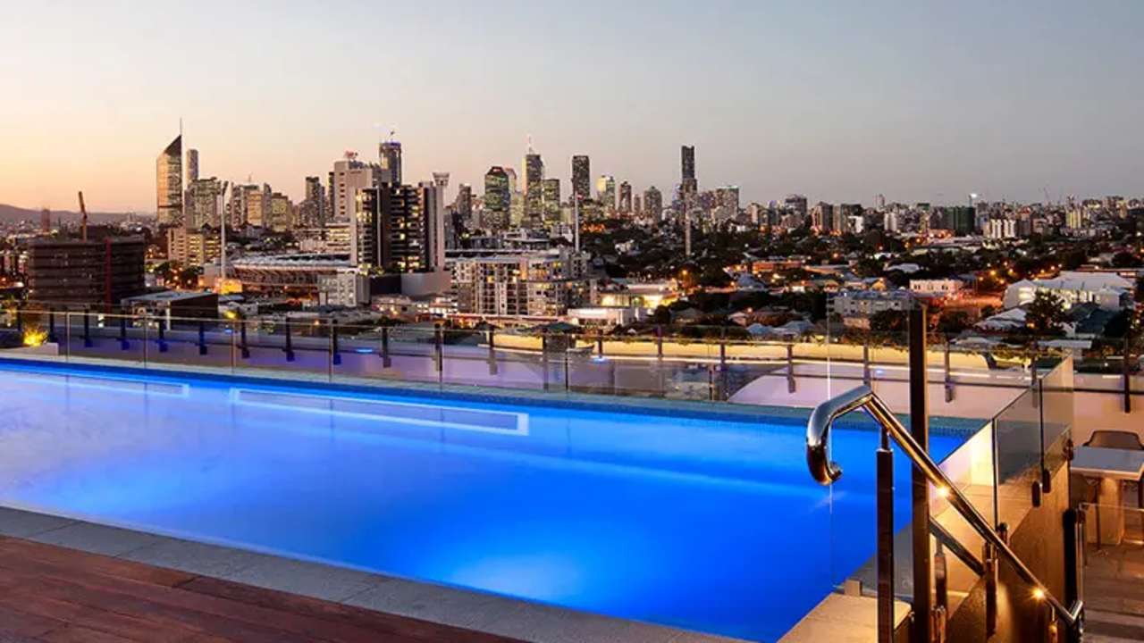 Whole property with 2 rooms for rent