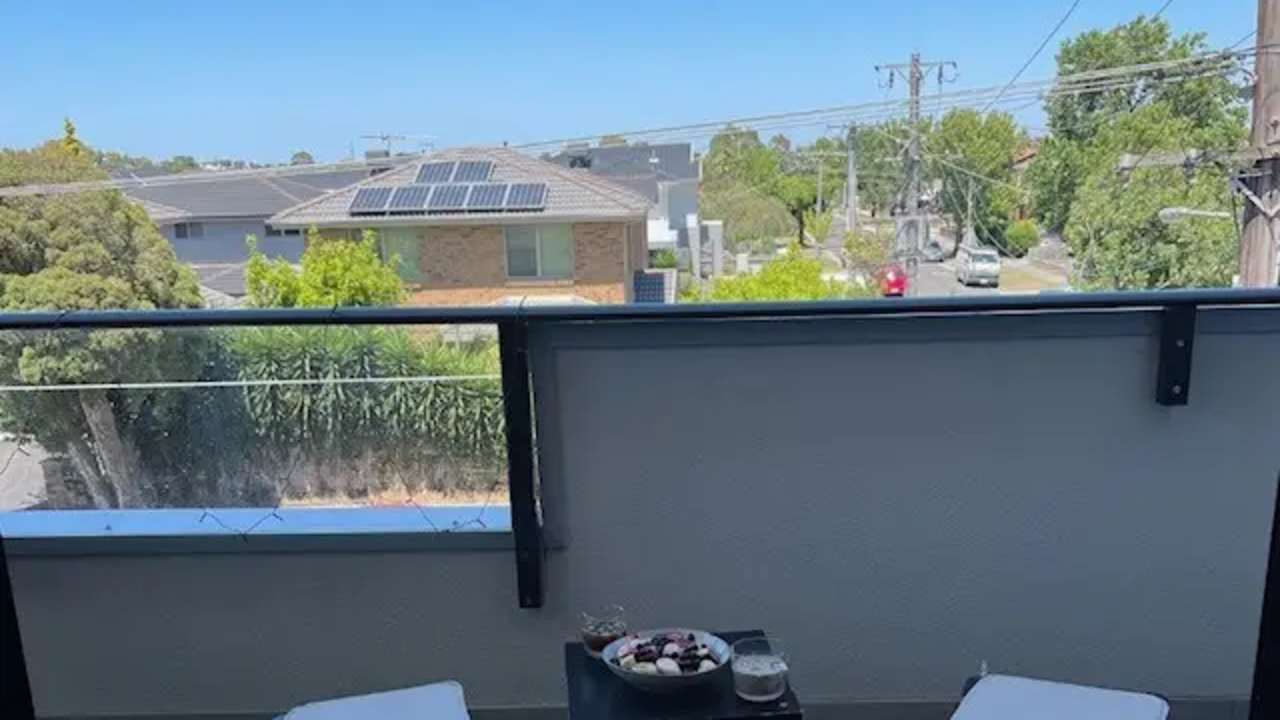 Furnished room with ensuite in a flatshare