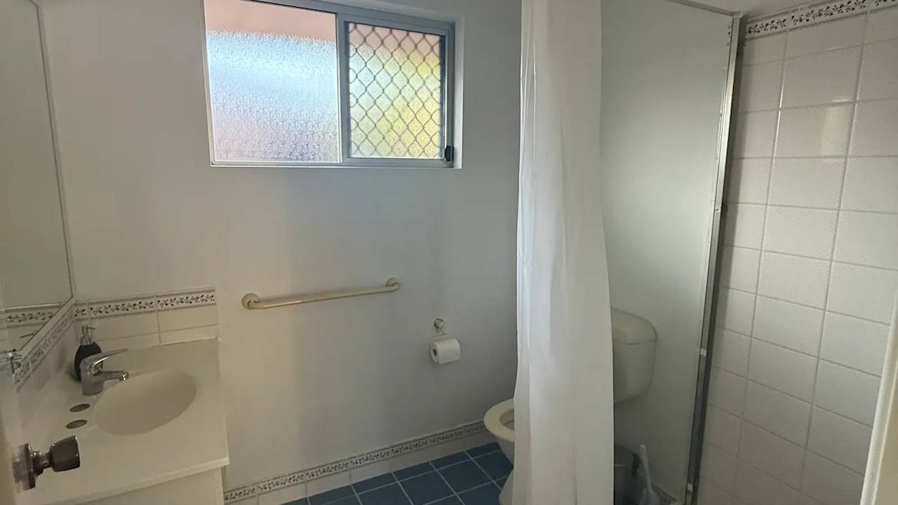 Furnished room with own bathroom