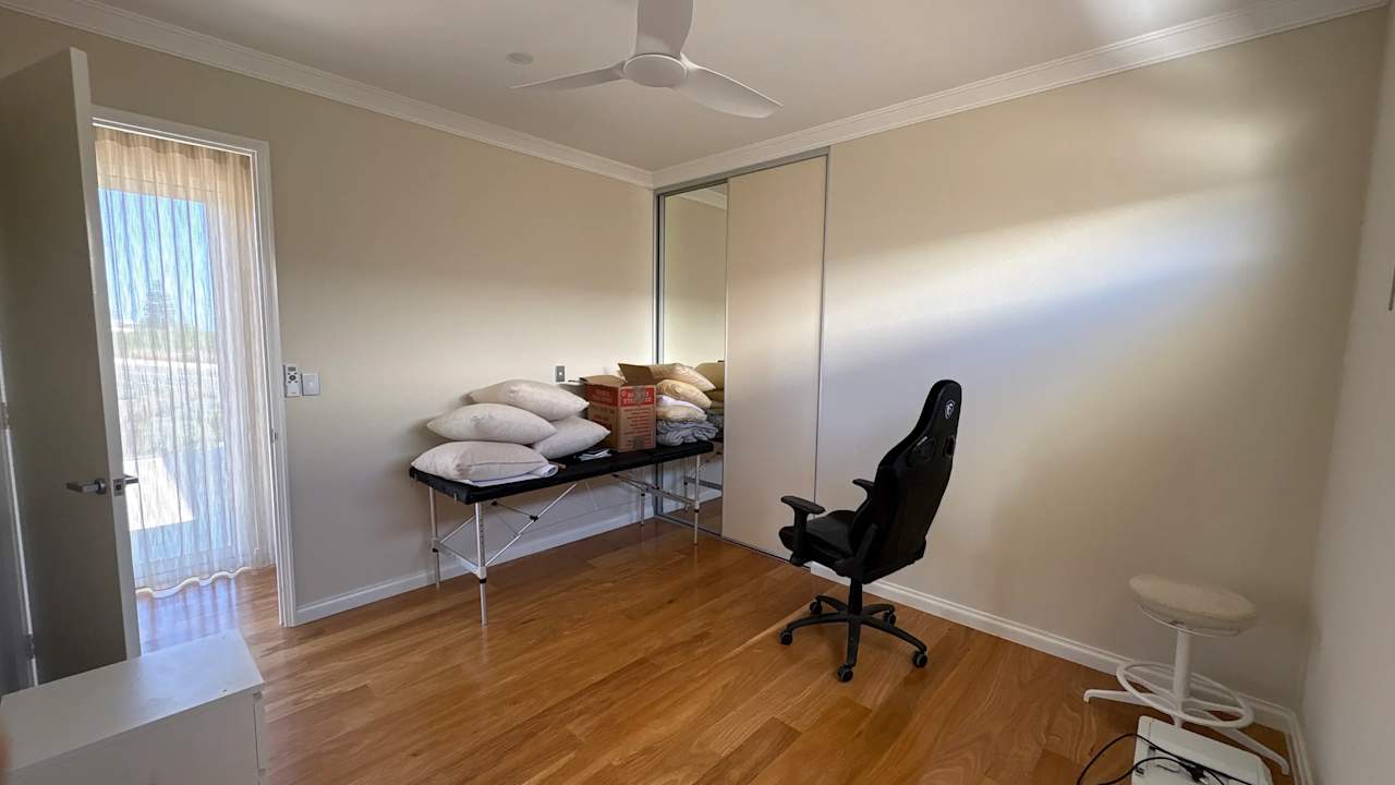 Room in a share house