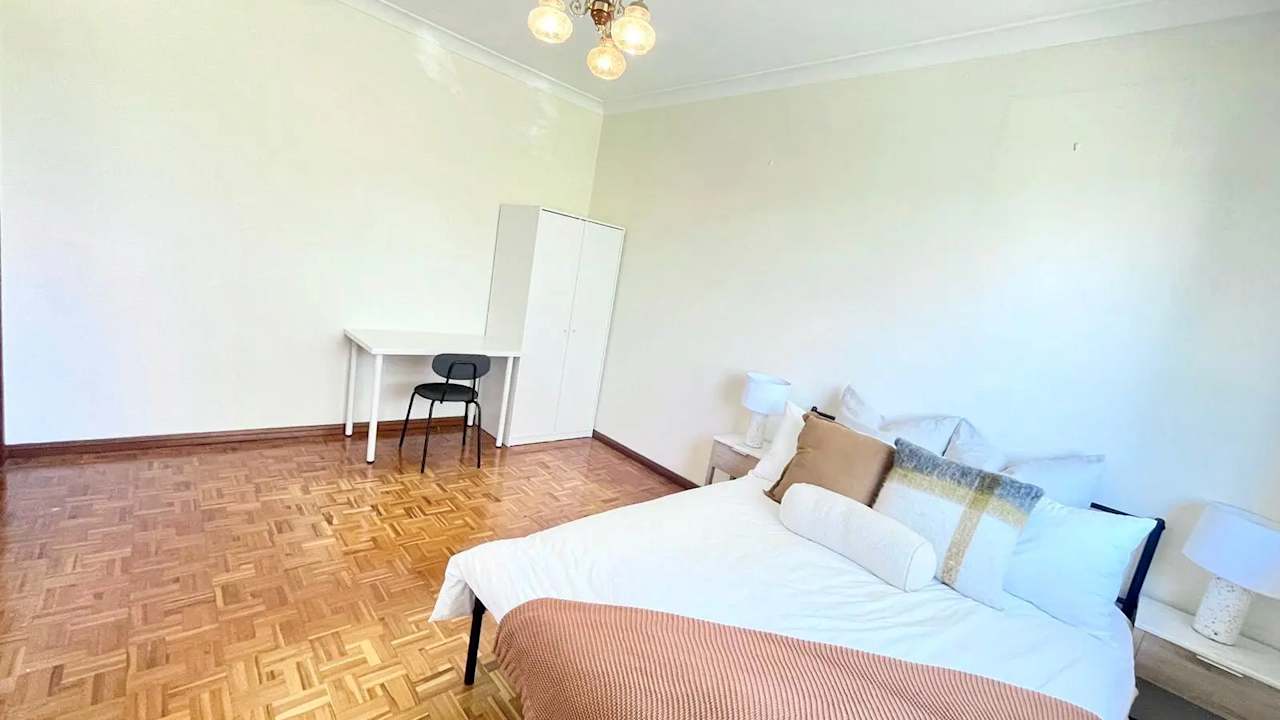 Room in a share house