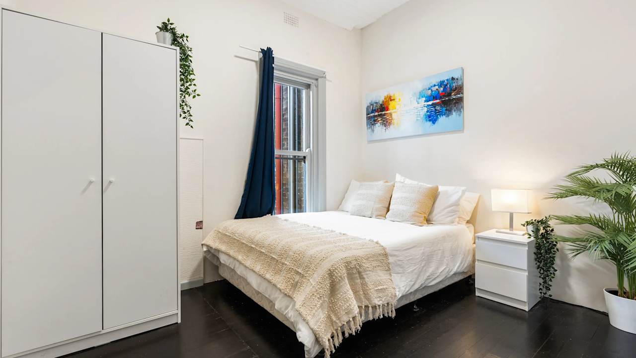 Furnished room in a flatshare