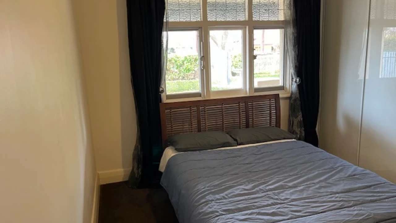 Room in a share house